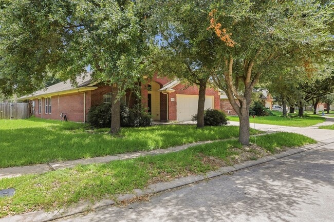 Building Photo - 9618 Red Rugosa Dr