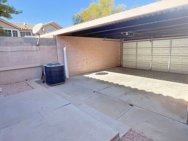 Building Photo - 2875 W Highland St