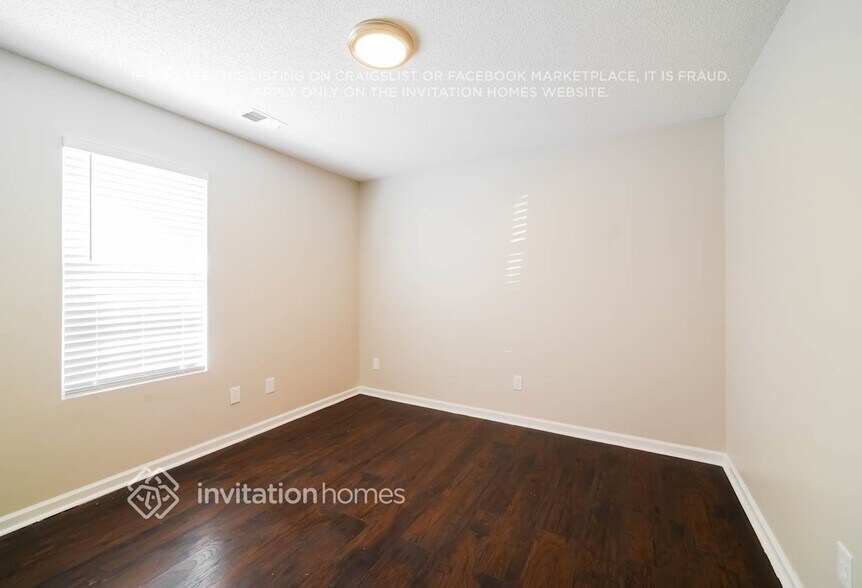 Building Photo - 4350 Yellow Rose Dr