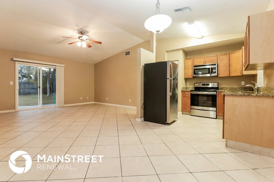 Building Photo - 425 NW 4th St