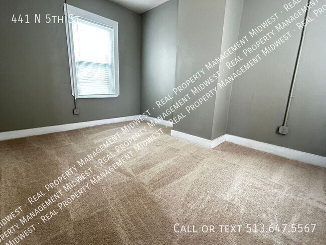 Building Photo - 441 N 5th St