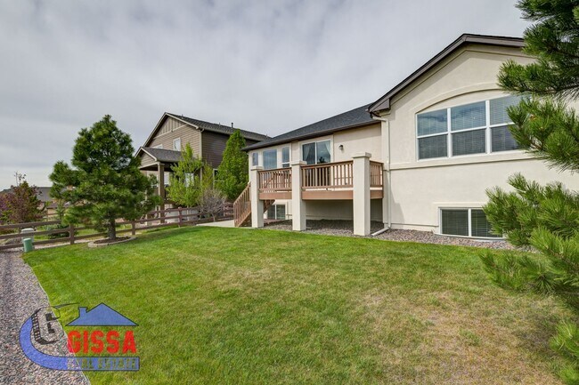 Building Photo - Beautiful home with 5 bedrooms, 4 bathroom...