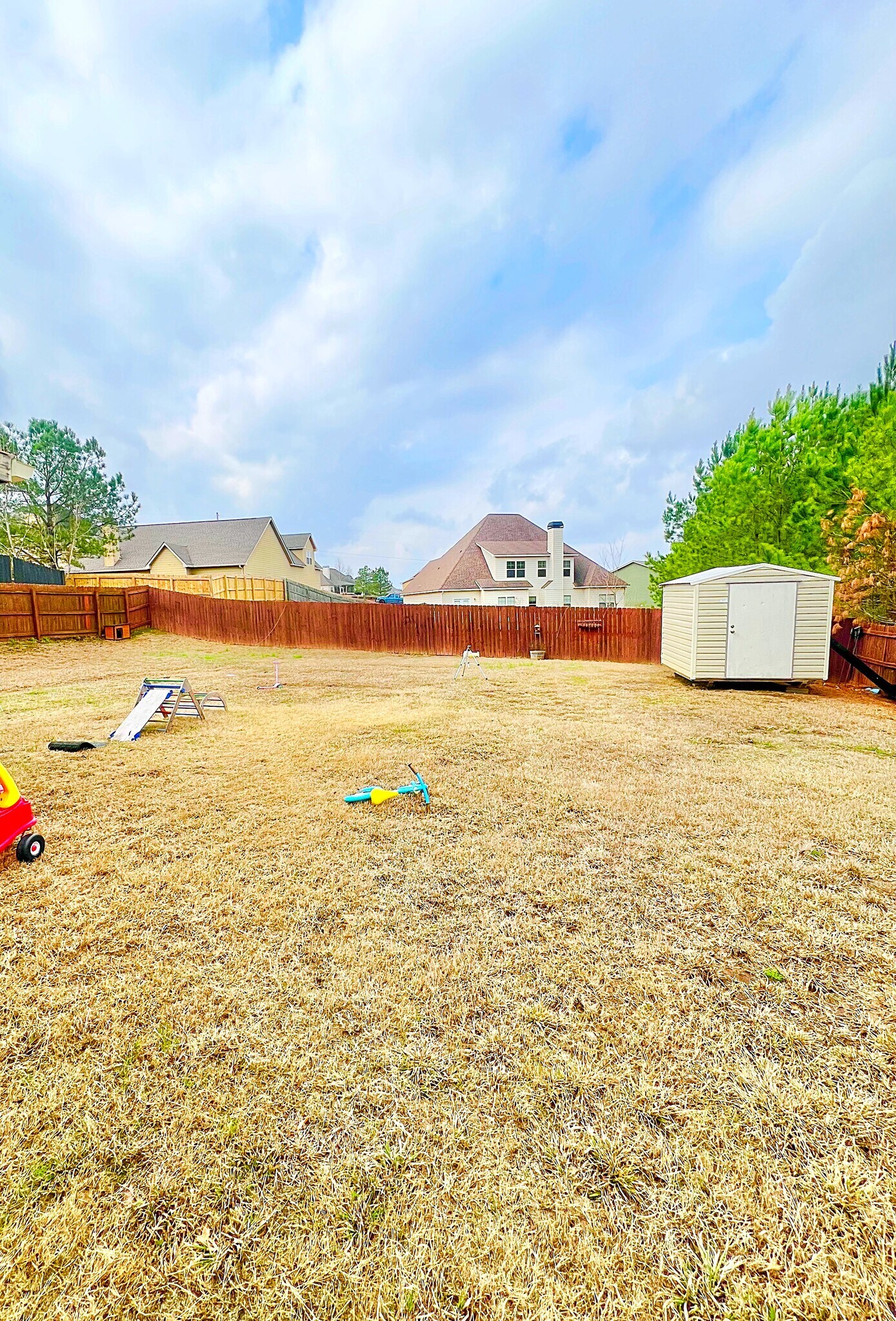 Building Photo - 31 White Pine Way