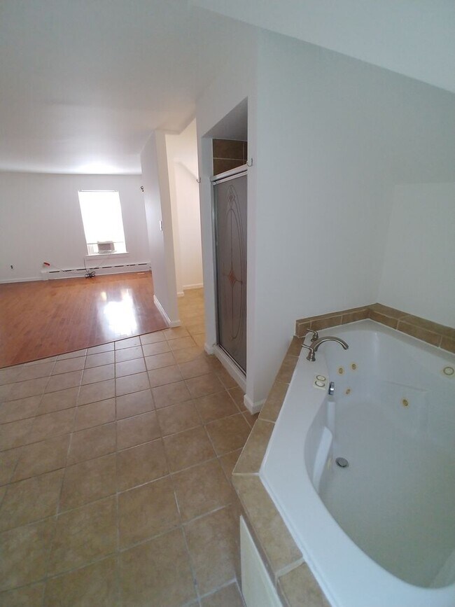 Building Photo - 28 N 50th St