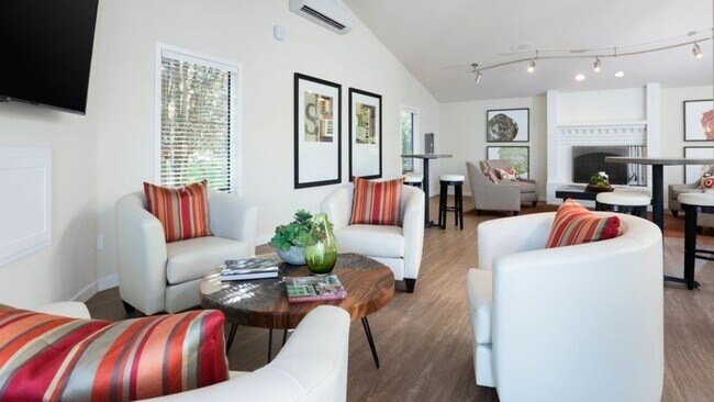 Building Photo - 7001 Old Redmond Rd