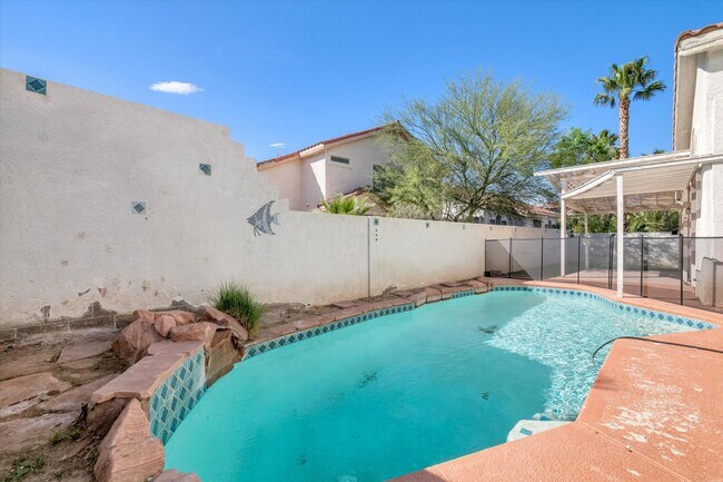 Building Photo - Great Single Story Summerlin Area Pool Home