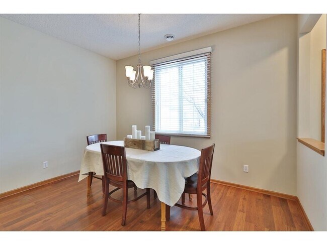 Building Photo - 1924 Mockingbird Avenue