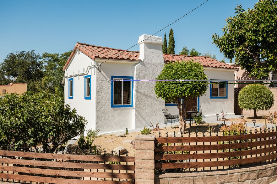 Building Photo - 4879 Hartwick St