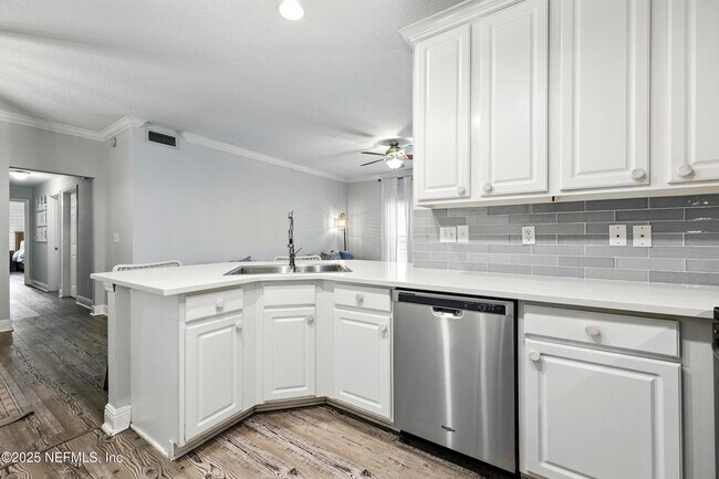 Building Photo - 43 Jardin De Mer Pl