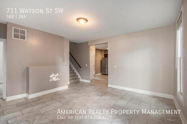 Building Photo - 711 Watson St SW