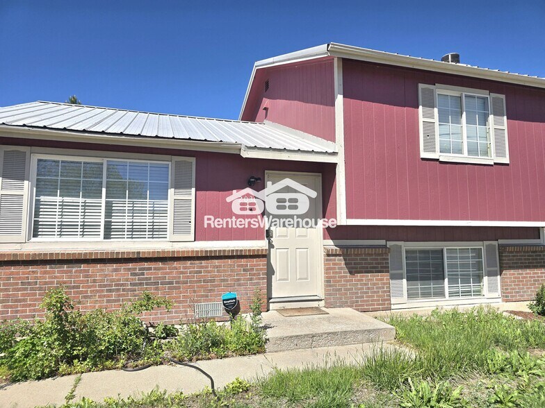 Building Photo - 2030 S Chelton Rd