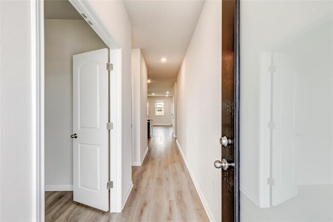 Building Photo - 133 Silverleaf Spur