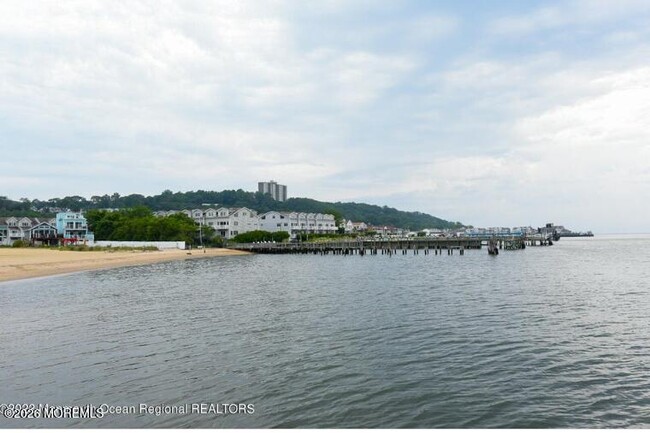 Building Photo - 30 Waterwitch Ave