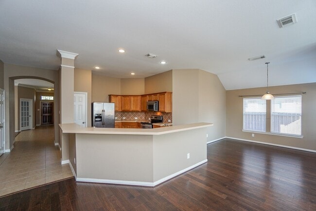 Building Photo - 7102 Thistlewood Park Ct