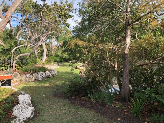 Building Photo - 255 Sunrise Dr