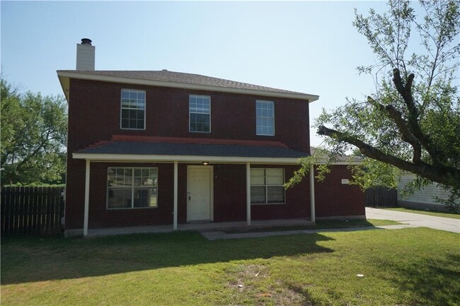 Building Photo - 112 Creekside Dr