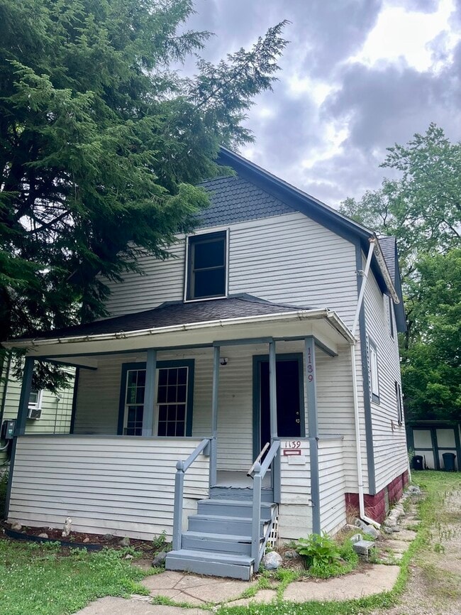 Primary Photo - Newly Renovated Single Family Home!