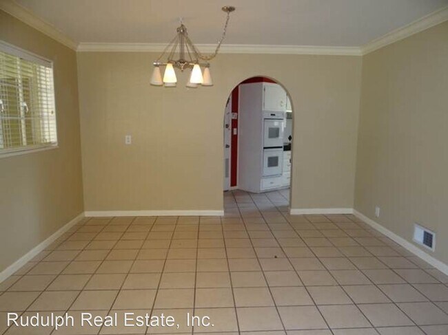 Building Photo - 2 br, 1.5 bath House - 925 56th Street So.