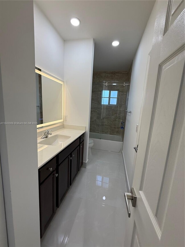 Building Photo - 8132 SW 17th Ct