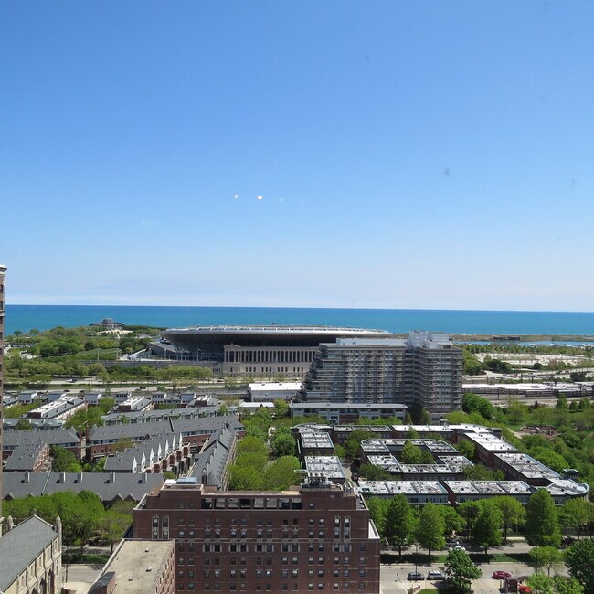 Building Photo - 1464 S Michigan Ave
