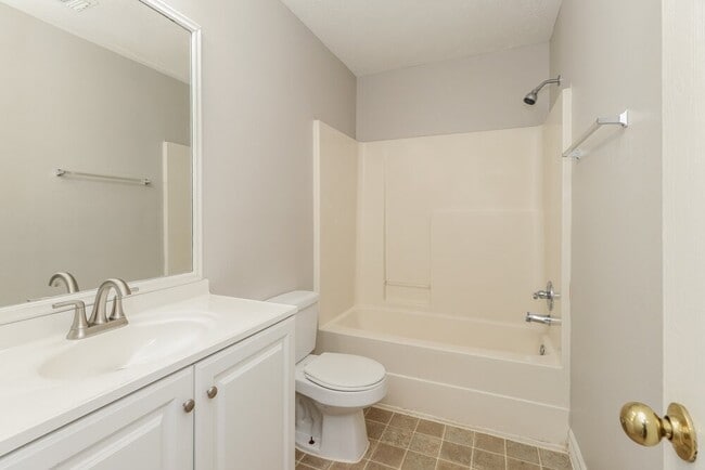Building Photo - 3035 Cinnamon Glen Dr