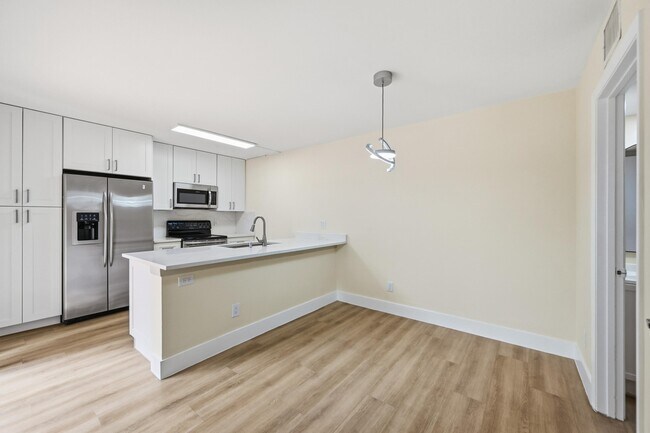 Building Photo - 8337 N Coral Cir