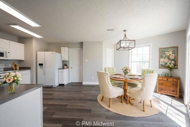 Building Photo - "Charming 3-Bedroom Home with 2.5 Baths and 2,125 Sq Ft in Greenfield, IN!"