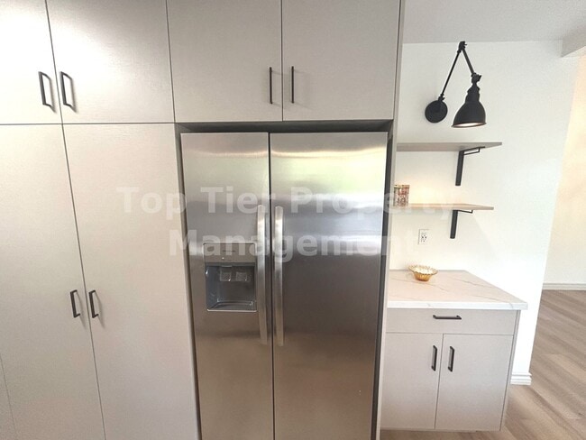 Building Photo - ***FULLY RENOVATED 2 bed / 2 bath / 1,120 sqft Home in 55+ Nob Hill Community - Available NOW***