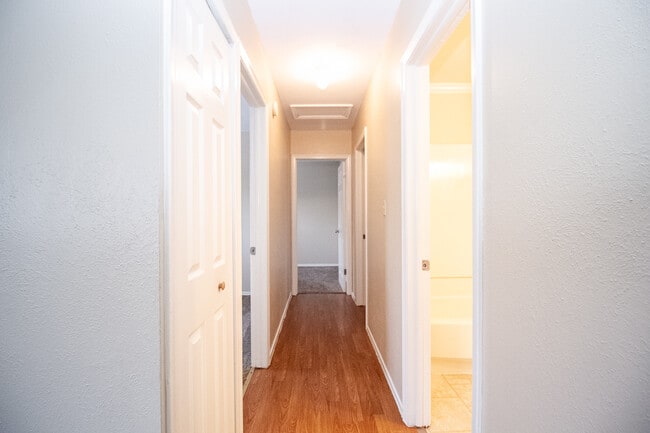 Building Photo - 2038 Airline Ave