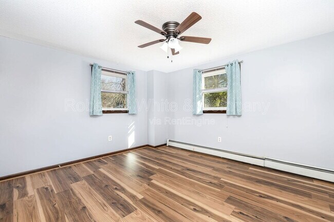 Building Photo - 42 Valley View Ln