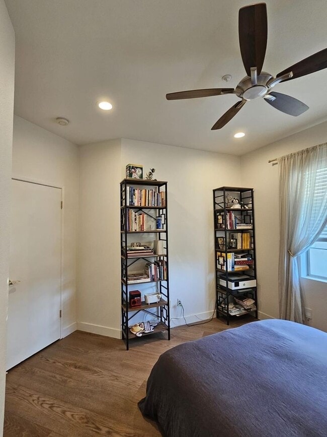 Building Photo - Modern 3BD/3BA Townhouse in Prime Union Ci...