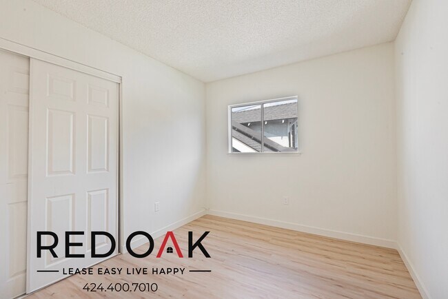 Building Photo - 1341 W 37th Pl