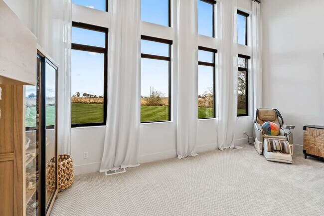 Building Photo - 12401 Rivendell Ct