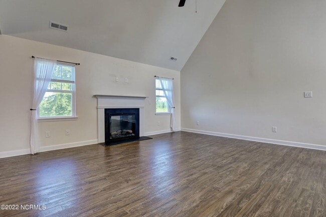 Building Photo - 109 Easton Dr
