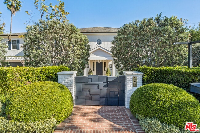 Building Photo - 458 Toyopa Dr