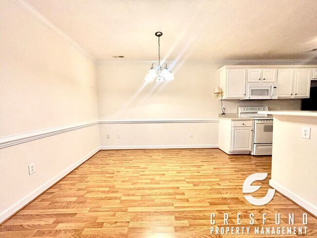 Building Photo - 1711 Renwick Dr