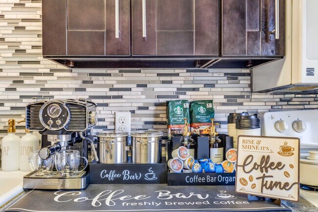 Building Photo - 220 Mitchell St