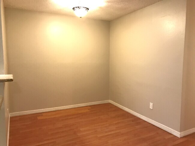 Building Photo - 149 Springwood Cir