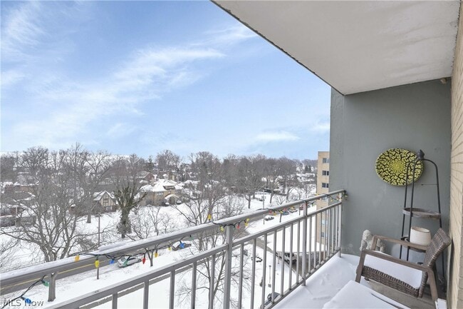 Building Photo - 10301 Lake Ave