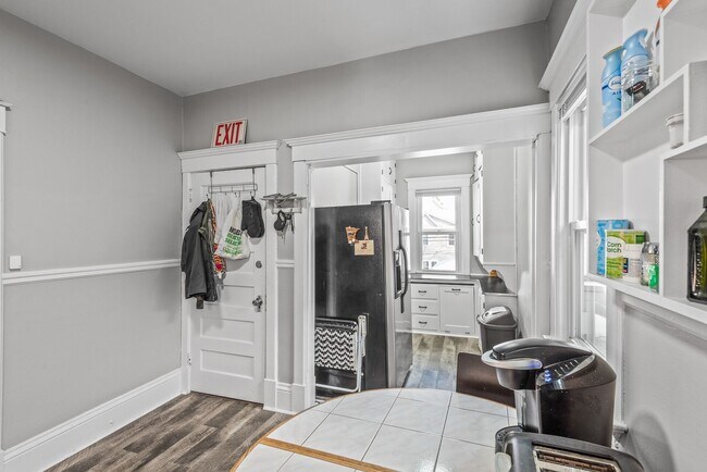 Building Photo - 3017 Park Ave