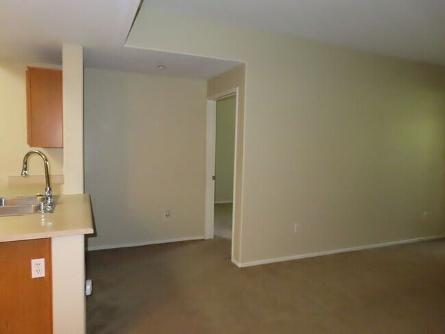 Building Photo - 41410 Juniper St