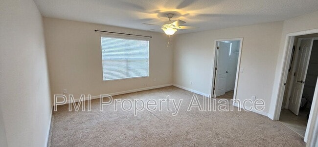 Building Photo - 15217 Evergreen Oak Loop