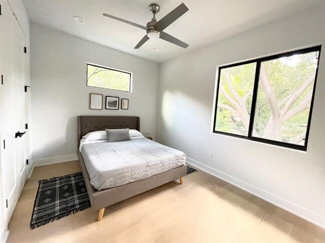 Building Photo - 2009 Canterbury St