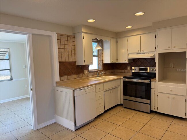 Building Photo - 6627 Jackson St