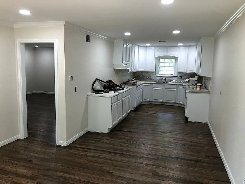 Building Photo - 311 Santa Fe Dr