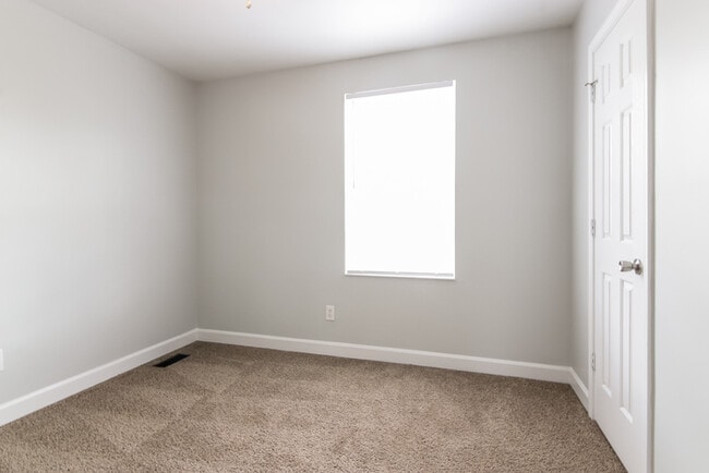 Building Photo - 505 Ferncliffe Rd