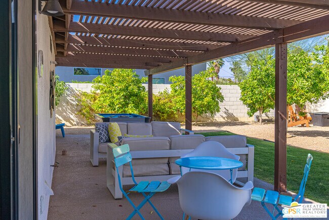 Building Photo - 2342 N San Gorgonio Rd