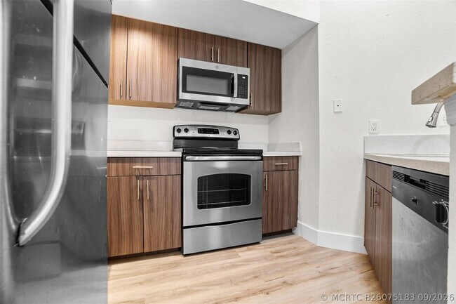 Building Photo - 12730 Vista Isles Dr