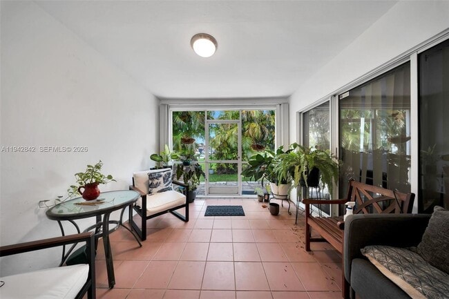 Building Photo - 15450 SW 143rd Ave