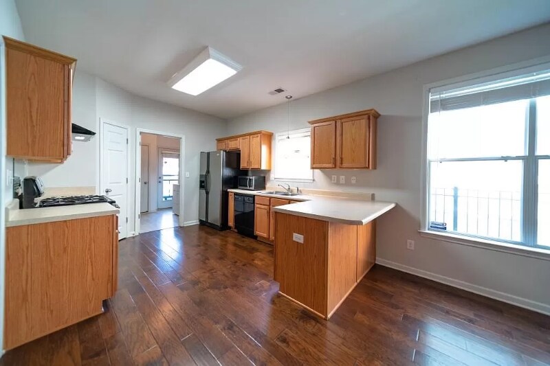 Building Photo - 1364 Harbor Park Dr